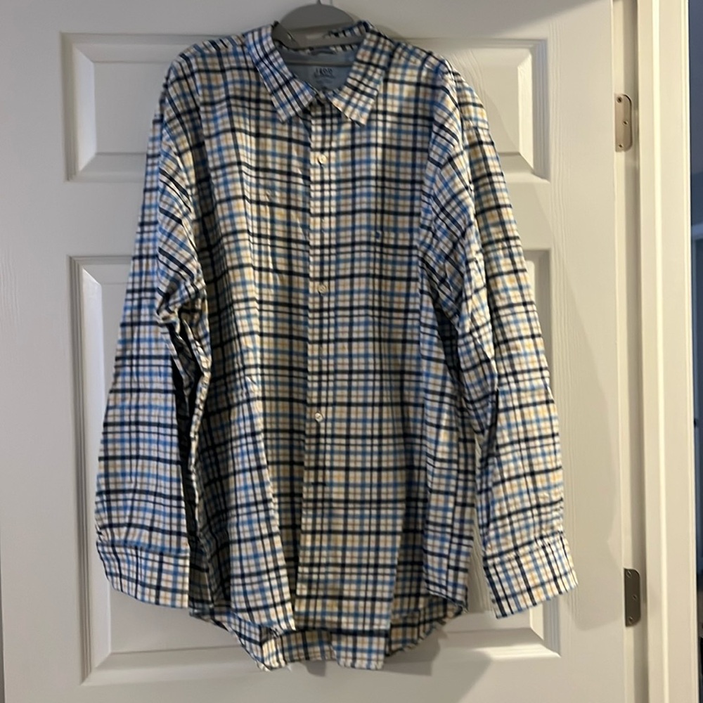 Like new. IZOD Saltwater. Relaxed classics